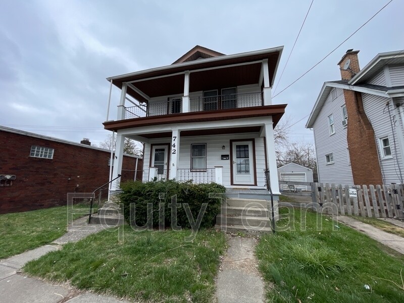 Primary Photo - 742 Arlington Ave