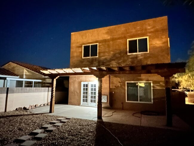 Foto del edificio - 1412 Stone Canyon Rd NE