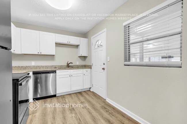 Building Photo - 7977 Helston Dr