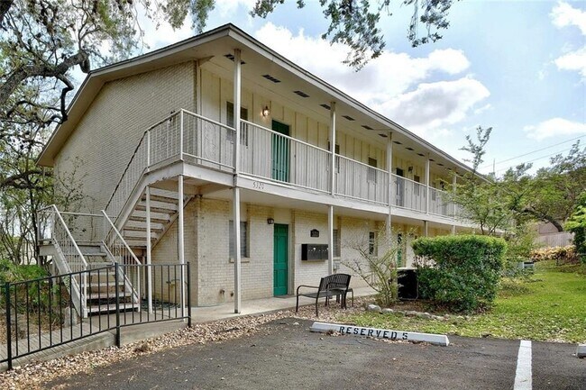 Foto del edificio - 5320 Balcones Dr