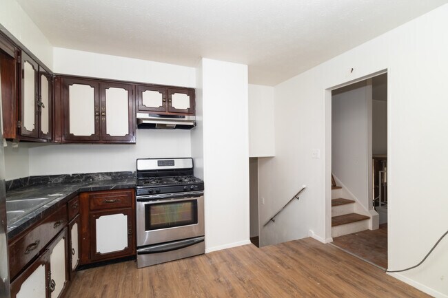 Foto del edificio - 18716 Restor Ave