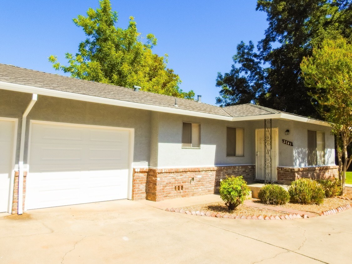 Foto principal - 2739 57th St