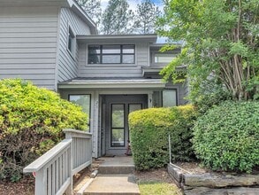 Building Photo - 21 Mockingbird Ln