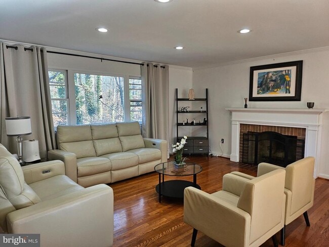 Foto del edificio - 6807 Winter Ln