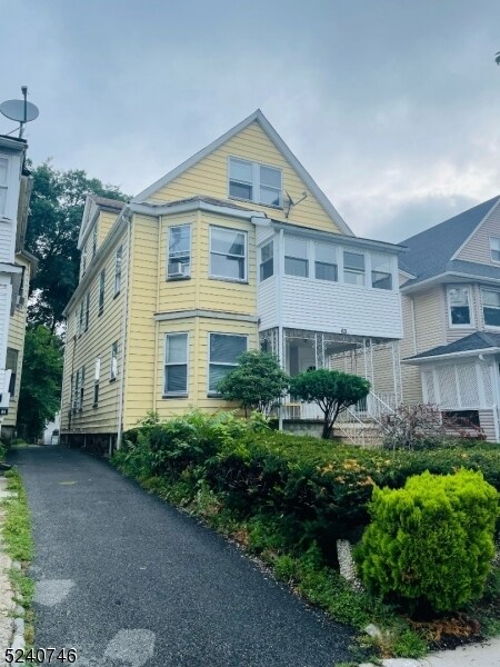 Building Photo - 63 Montague Pl
