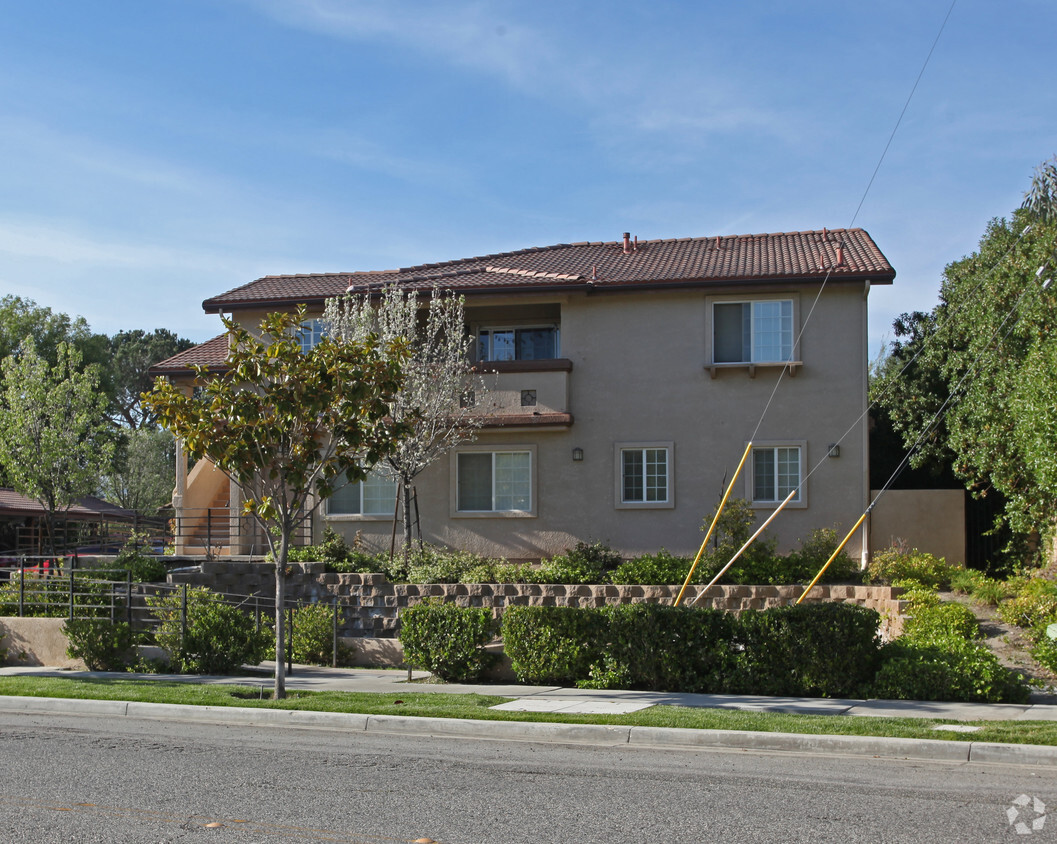 Building Photo - Pattywood Apartments