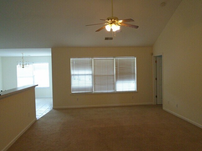 Foto del edificio - Three bedroom, 2 bath home in Mill Creek at Cypress ridge