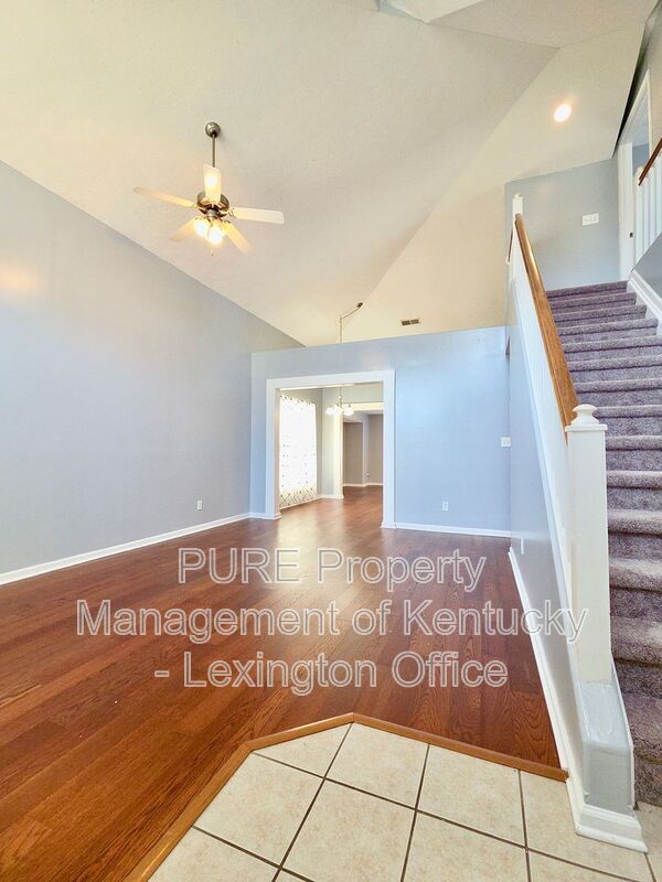 Photo - 573 Green Valley Dr House