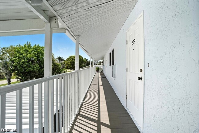 Foto del edificio - 1203 SW 48th Terrace