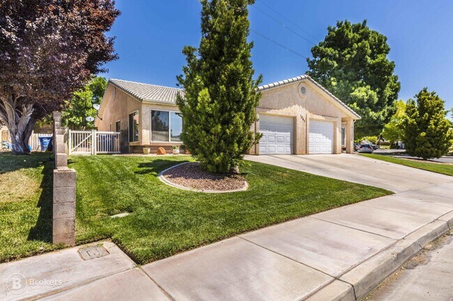 Building Photo - Cute St. George Home