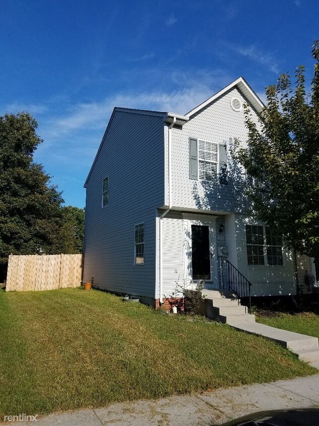 223 Sherando Cir, Stephens City, VA 22655 Townhome Rentals in