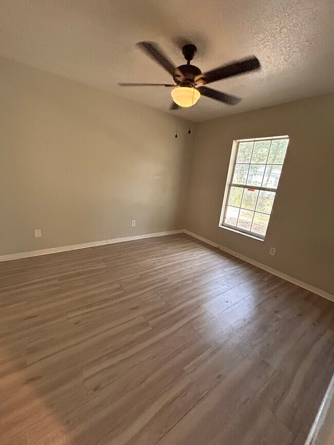 Building Photo - Quail Run Duplex