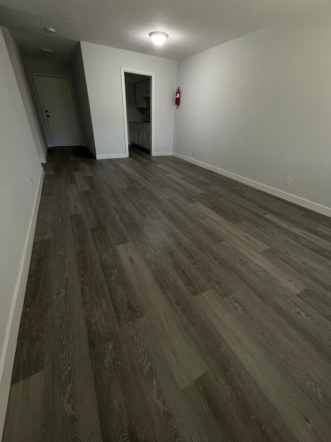 Foto del edificio - 1350 E Sample Rd