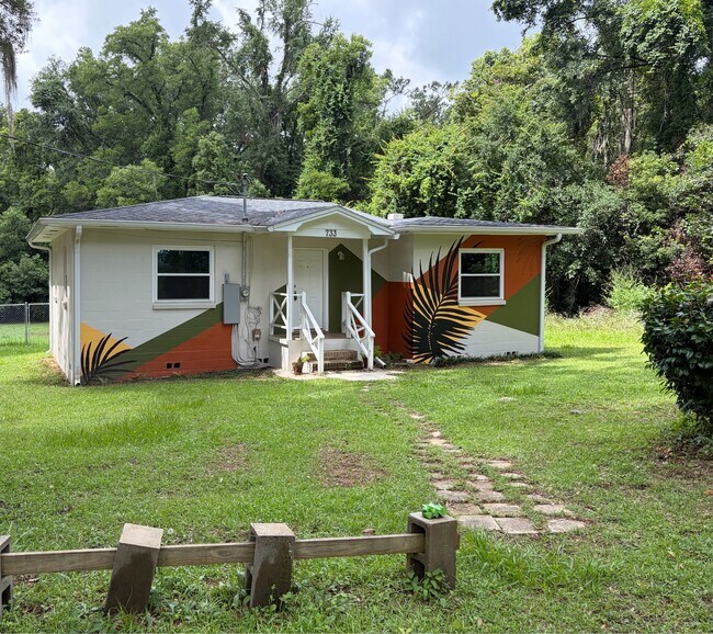 Foto del edificio - 733 Putnam Dr