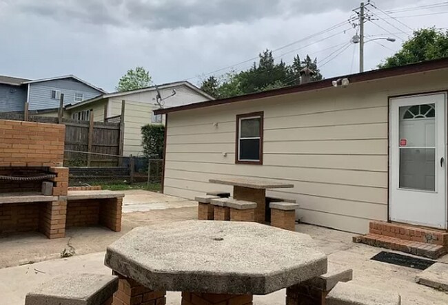 Foto del edificio - 3-Bedroom Home with Outdoor Entertaining Patio