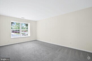 Building Photo - 1207 Yarmouth Ln