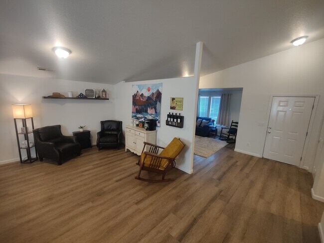 Foto del edificio - 5310 Arthur Ln