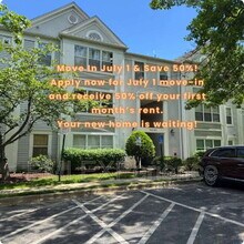 Building Photo - 2607 Camelback Ln