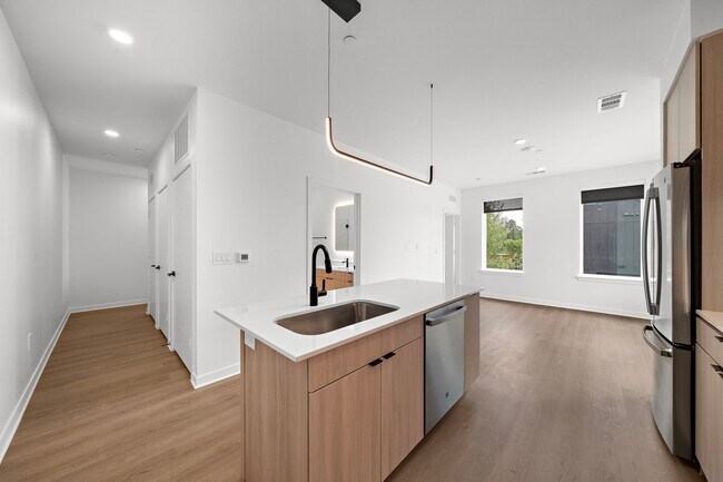 Building Photo - 1941 Sawdust Rd