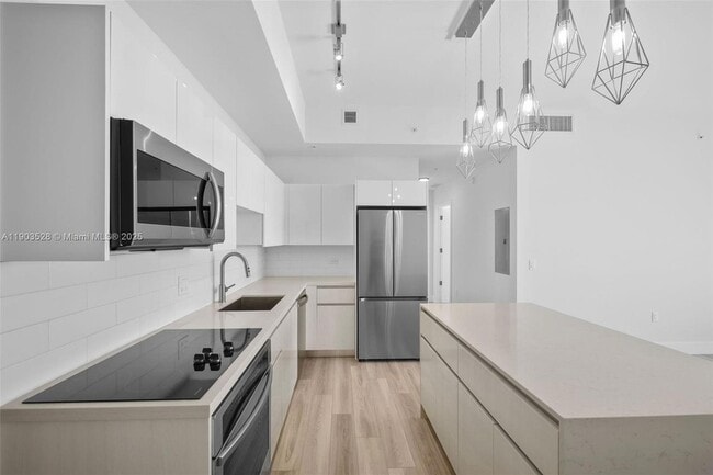 Foto del edificio - 101 Diplomat Pkwy