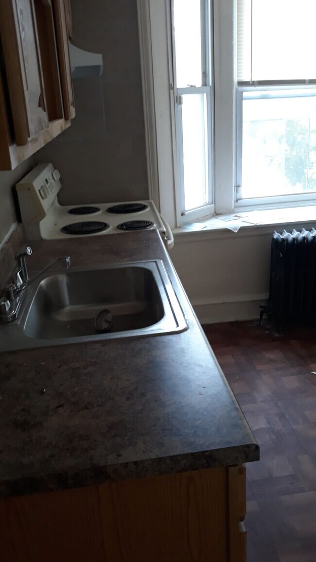 Kitchen - 6200 Ogontz Ave