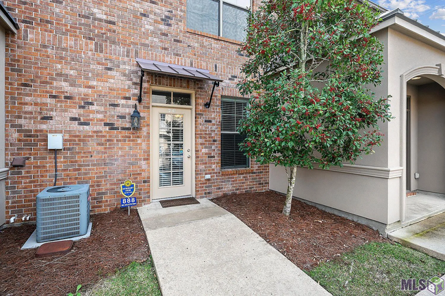 Building Photo - 888 S Kenilworth Pky