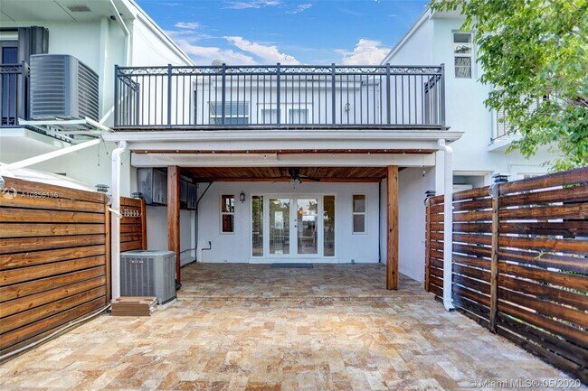 Building Photo - ARETA ESTATES