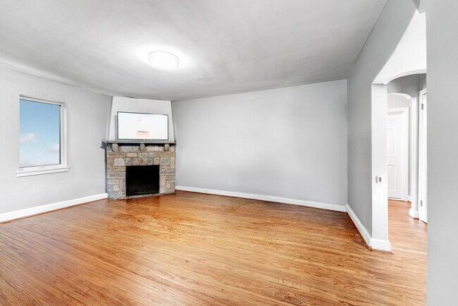Foto del edificio - 715 N George Mason Dr