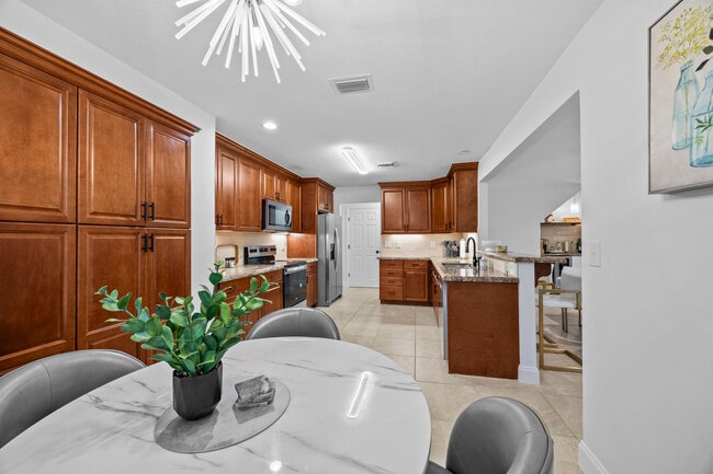 Foto del edificio - 2400 Seaford Dr