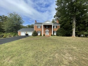 Building Photo - 156 Scottsmill Rd