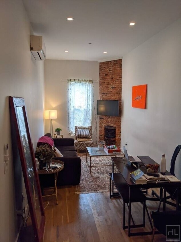 GROVE STREET Room for Rent in Brooklyn, NY