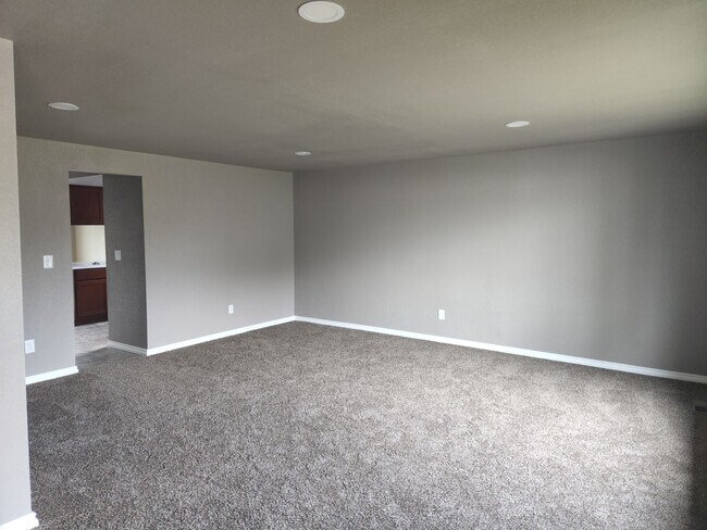 Building Photo - 1218 S 41st Ave