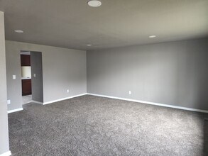 Building Photo - 1218 S 41st Ave