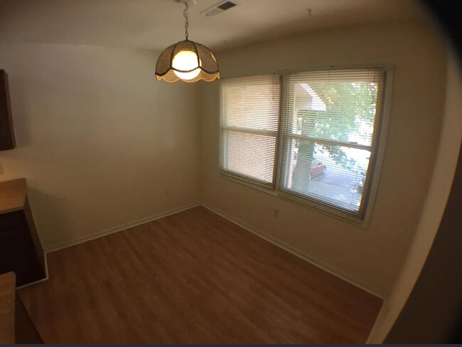 Building Photo - 1747 Donlee Dr