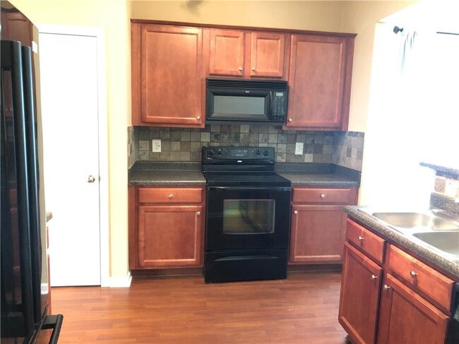 Building Photo - 4300 Bridgeton Ct
