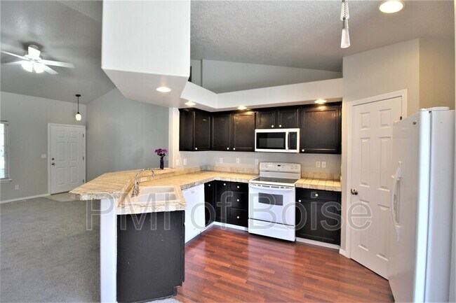 Foto del edificio - 3300 N Elmstone Ave