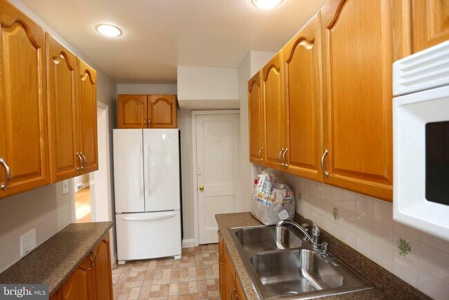 Building Photo - 8543 Water Oak Rd