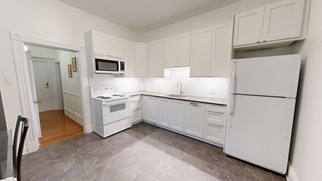 Building Photo - BEAUTIFULLY RENOVATED WOODFIELD ONE BEDROO...