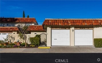Building Photo - 96 Seton Rd