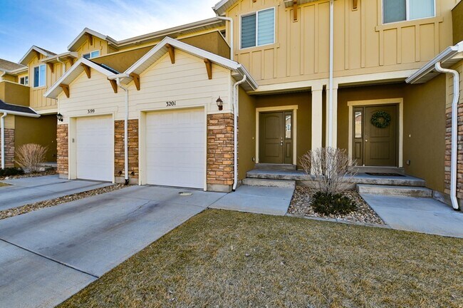 Foto del edificio - 3201 W Desert Lily Dr