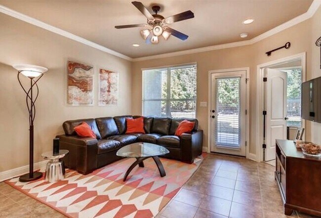 Foto del edificio - 15327 Origins Ln