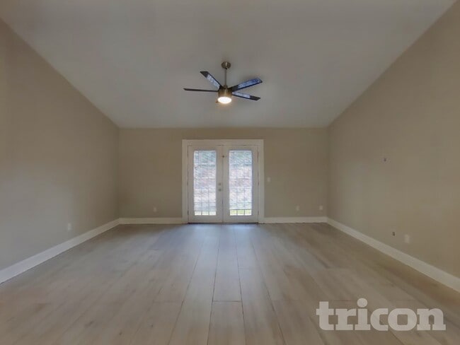 Building Photo - 3631 Mandarin Woods Dr N