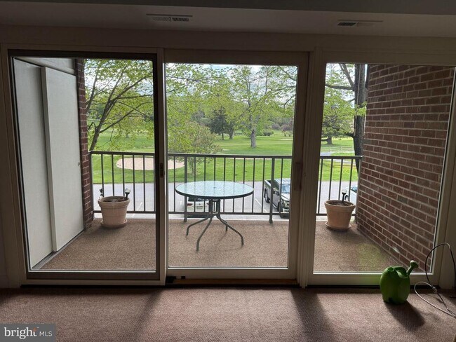 Foto del edificio - 300 Drummers Ln