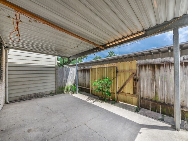 1-2 Space Covered Parking - 2136 Greenbriar Colony Dr