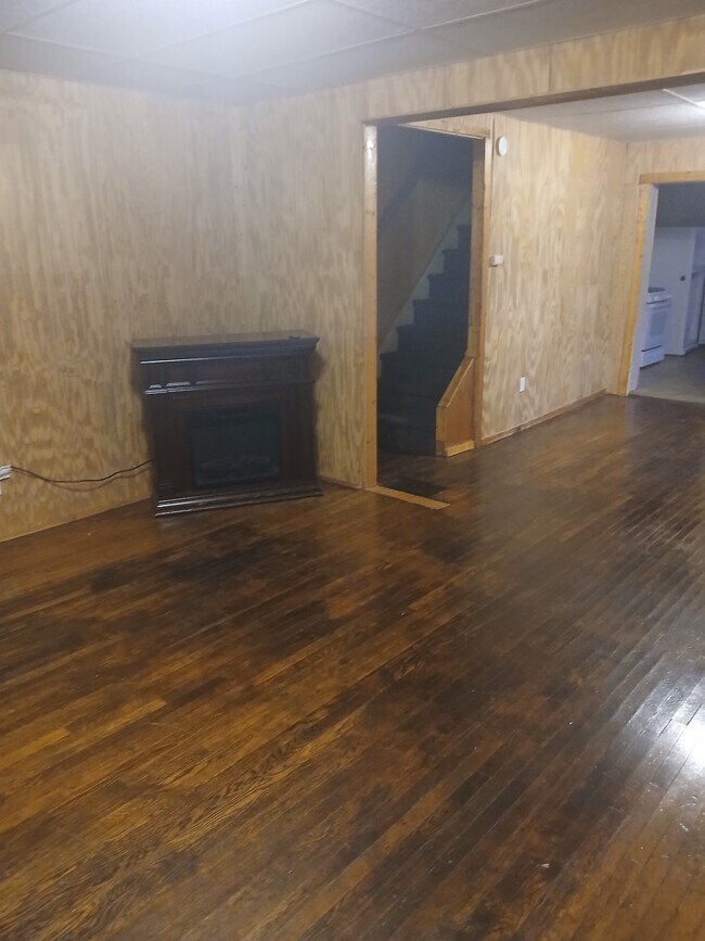 Building Photo - 321 Myrtle St