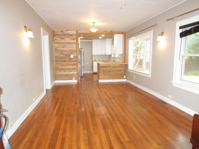 Foto del edificio - 735 Jameson St