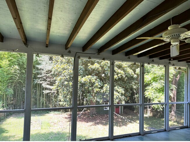 Building Photo - 411 Moseley Dr