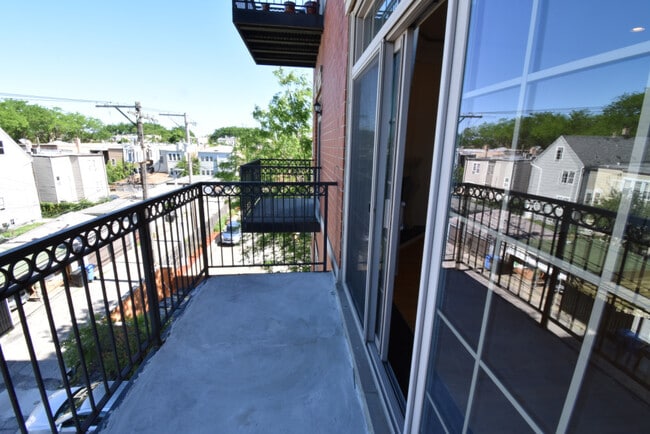 Foto del edificio - 4518 N Kedzie Ave
