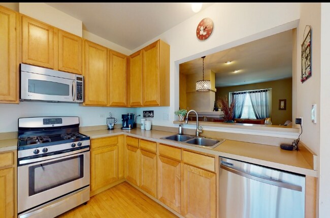 Building Photo - 239 Rosehall Dr