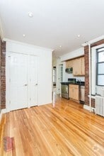 Building Photo - 410 E 13th St
